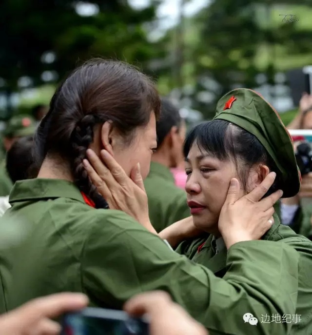 老山:麻栗坡烈士陵园的老兵表情