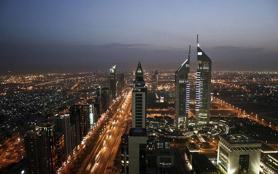 迪拜的人均gdp_投资迪拜,你必须知道这些(3)