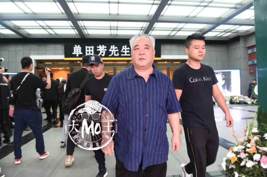 [独家]评书大师单田芳追悼会举行 王迅孟凡贵现身