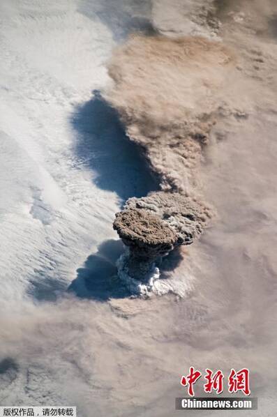 宇航员视角看火山喷发场面（图片）