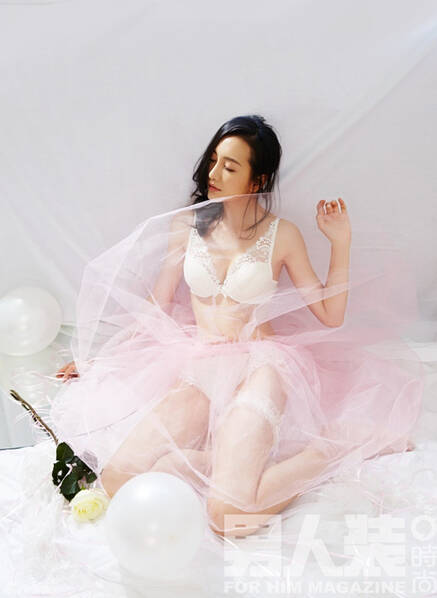 王鸥刘恺威房间密会 王鸥关门时只穿黑内裤(图)