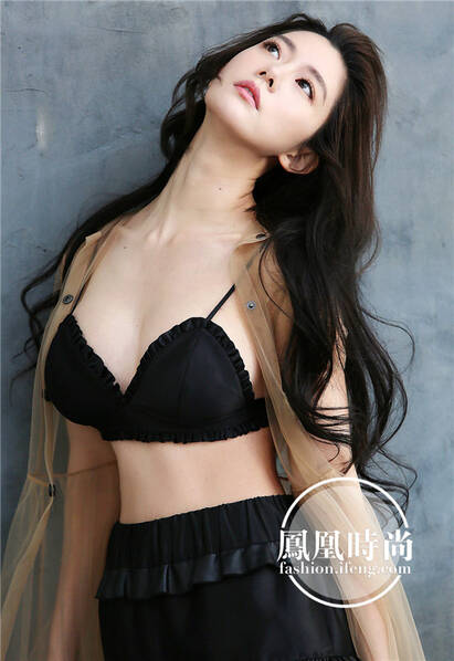 “亚洲第一美”晒泳装照清凉度夏 风格偶像 图5