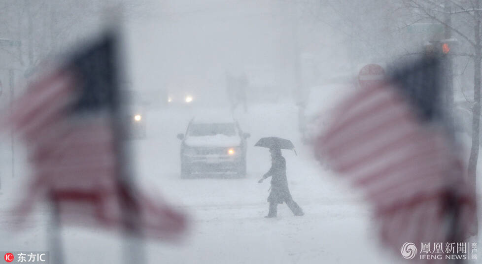 这么大的暴风雪 纽约时装周的姑娘就是不怕冷！
