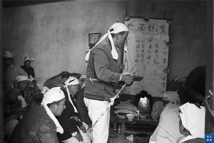 河北农村丧葬"哭街"习俗,闺女撕心裂肺沿街报丧