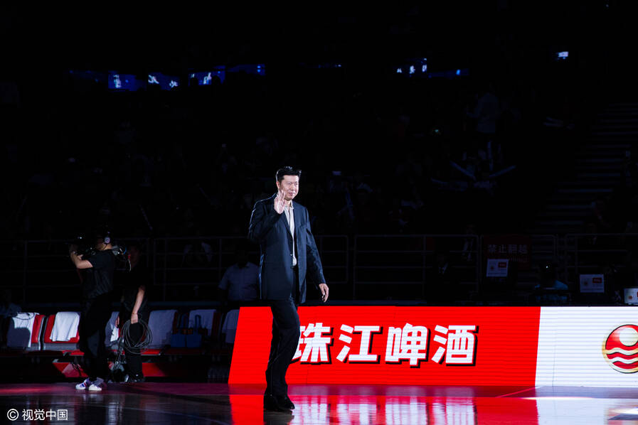 致敬老兵!大郅领衔男篮黄金一代亮相 - 中国网