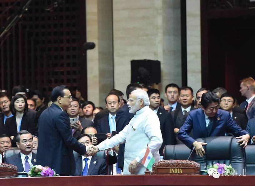 李克强东亚峰会上的“微笑外交”(高清组图)