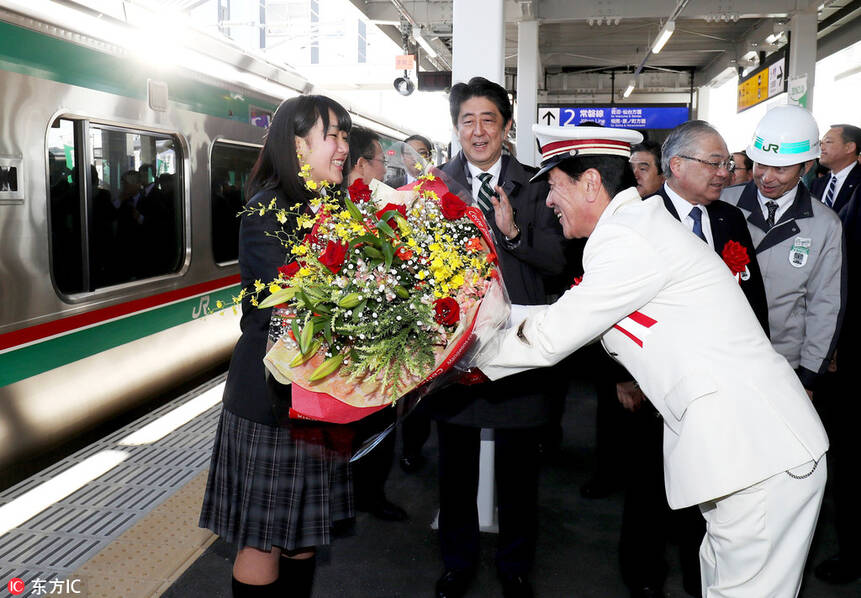 安倍拼了！不惧辐射 品尝核灾区食物(高清组图)