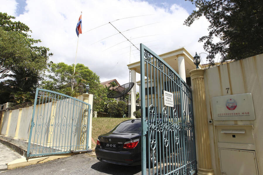 朝鲜大使驾多辆豪车索要金正男遗体 马来同意(图)