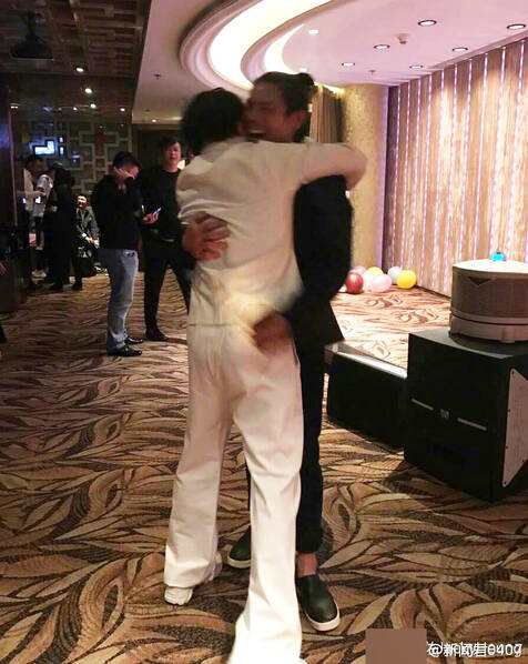 成龙63岁大寿请了谁？能来参宴的才叫腕儿！(图)