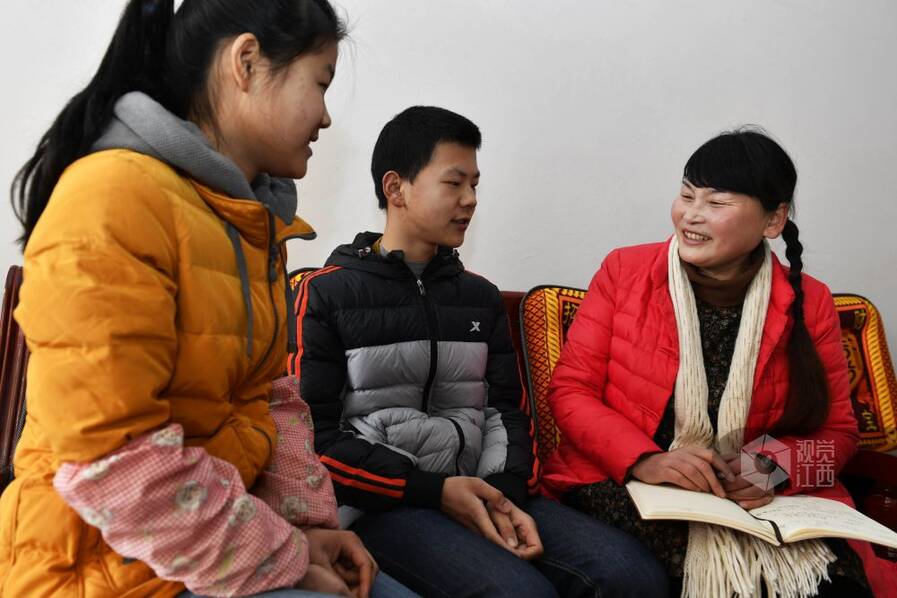 支月英从大山到北京 要为山里孩子和乡村教师发声
