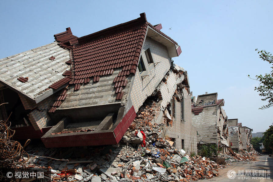 杭州拆迁现场 房屋多米诺骨牌般倒下 (高清组图)