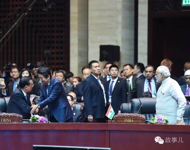 李克强东亚峰会上的“微笑外交”(高清组图)