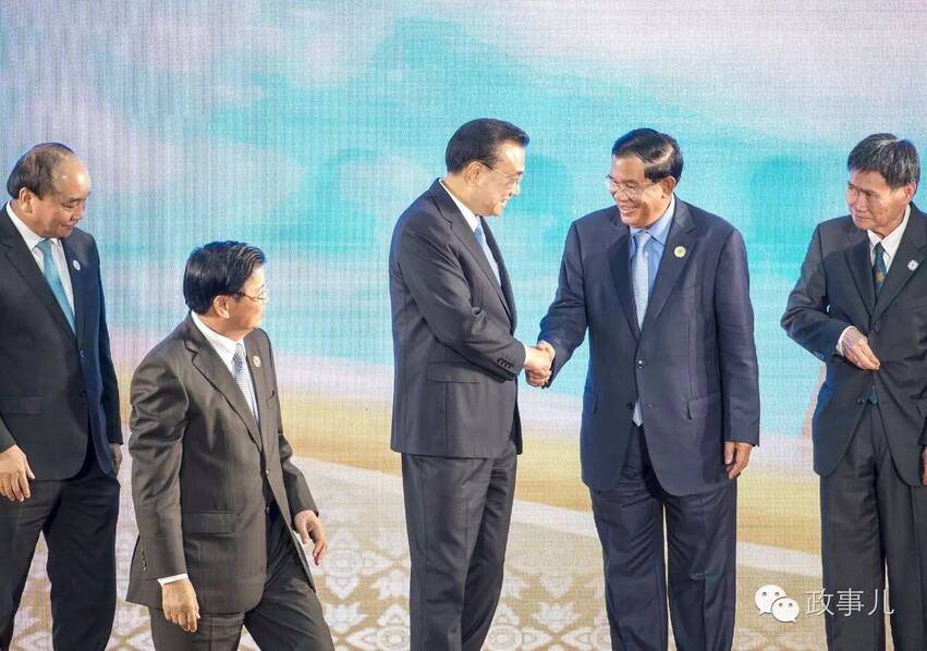 李克强东亚峰会上的“微笑外交”(高清组图)