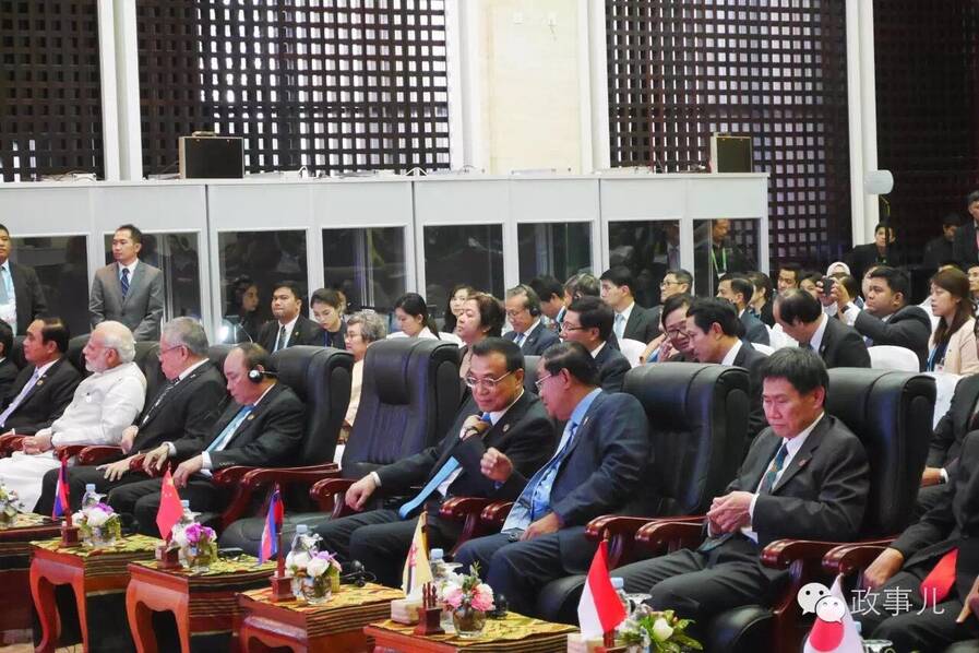 李克强东亚峰会上的“微笑外交”(高清组图)