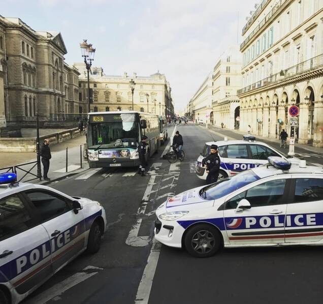 巴黎卢浮宫恐袭现场曝光 凶手高喊真主至大(组图)