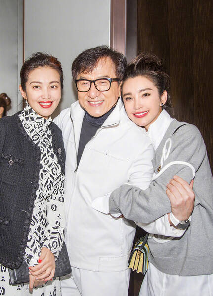 成龙63岁大寿请了谁？能来参宴的才叫腕儿！(图)