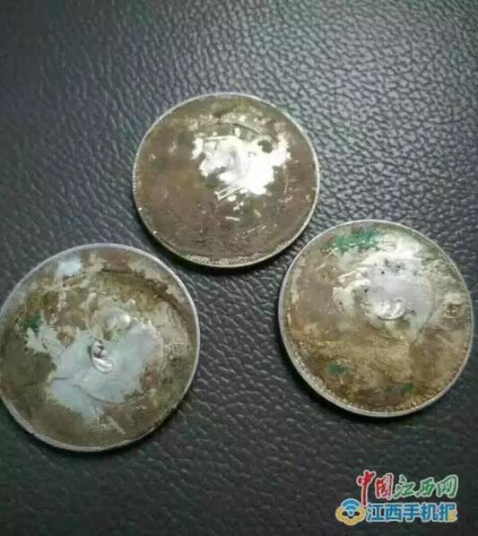 江西一村庄现大量银元 五六百人疯狂挖宝 - 子泳 - 子泳WZ的博客 江西一村庄现大量银元 五六百人疯狂挖宝 - 子泳 - 子泳WZ的博客