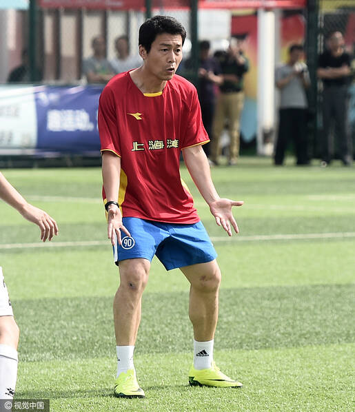 申思祁宏出狱后首次公开踢球
