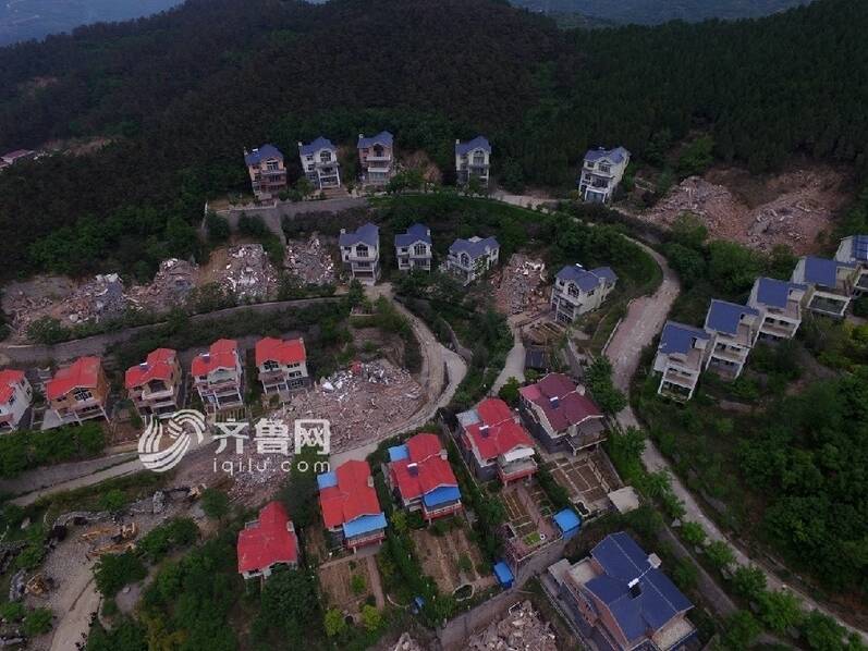 别墅群 首批17栋值3000万 5月11日早上5点,济南南部山区管委会西营镇