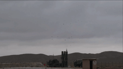 空军蓝盾-2017s金盾牌比武 大量红旗9开火动图曝光