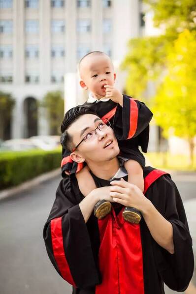 人大本科生大三结婚大四生子:我的辛酸我知道(图)