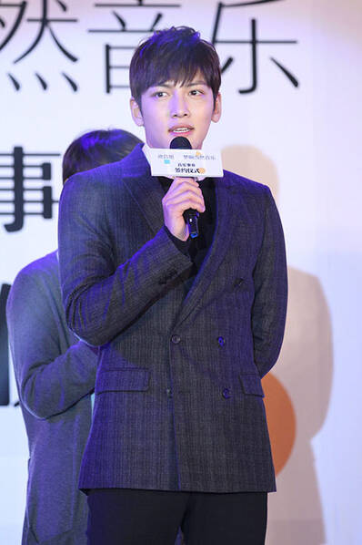 池昌旭将发中文专辑 坦言很想交女朋友_娱乐频