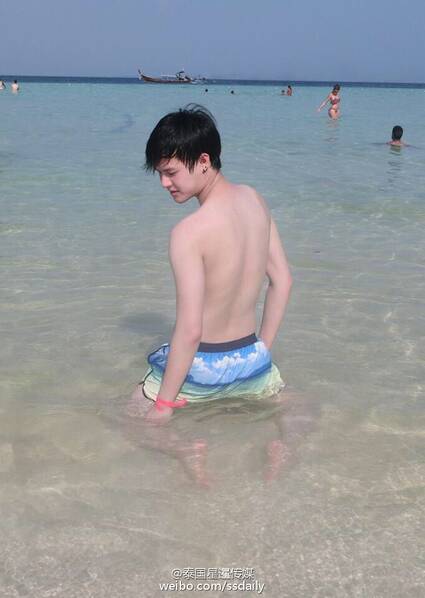 泰国一男子完美做到“男帅女美” 无缝转换(组图)