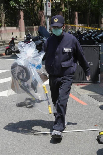 外交部回应 中国国旗在捷克遭泼黑油漆