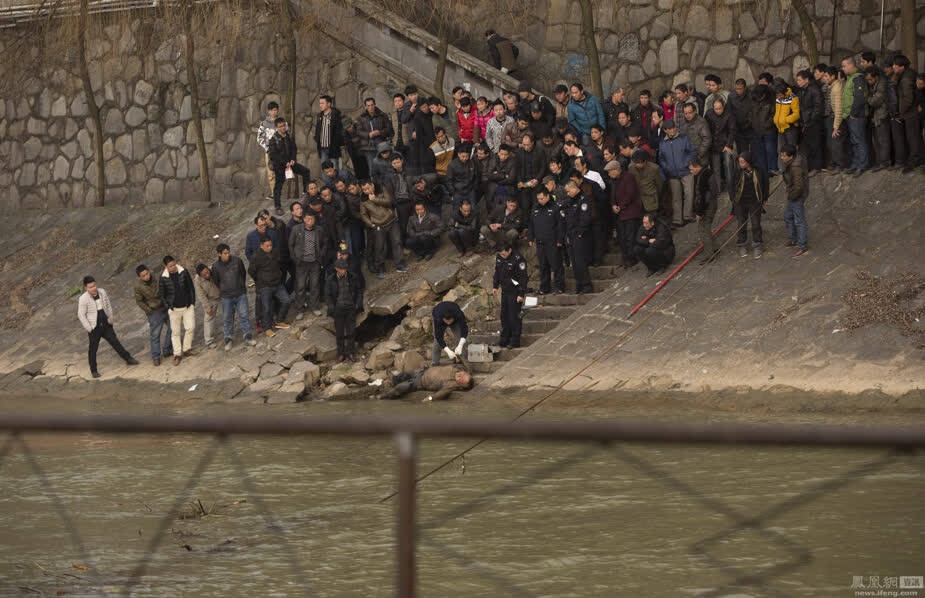  湖南 橘子洲 大桥现浮尸  市民围观--扬子晚报网