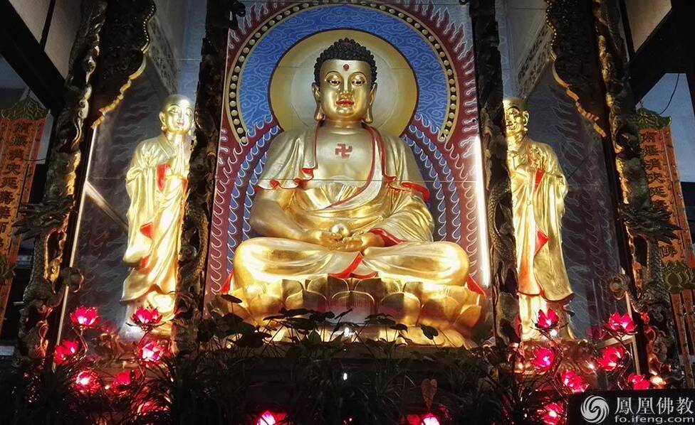 实拍神奇金佛山:古佛洞中天降大佛