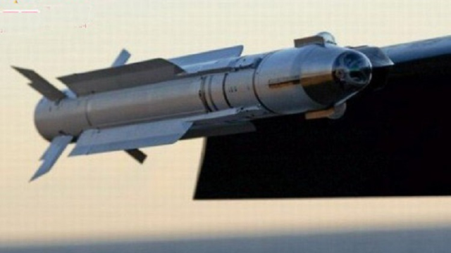 这款导弹跻身世界空空导弹三剑客之列，可一次性锁定6到8个目标