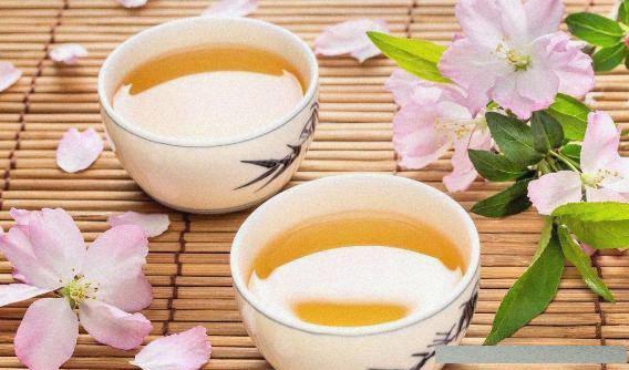 脸上长出老年斑,教你最有效的民间祛斑偏方,