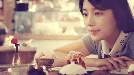 美女吃苹果gif动态图片 美女动态图片 – 坑爹网