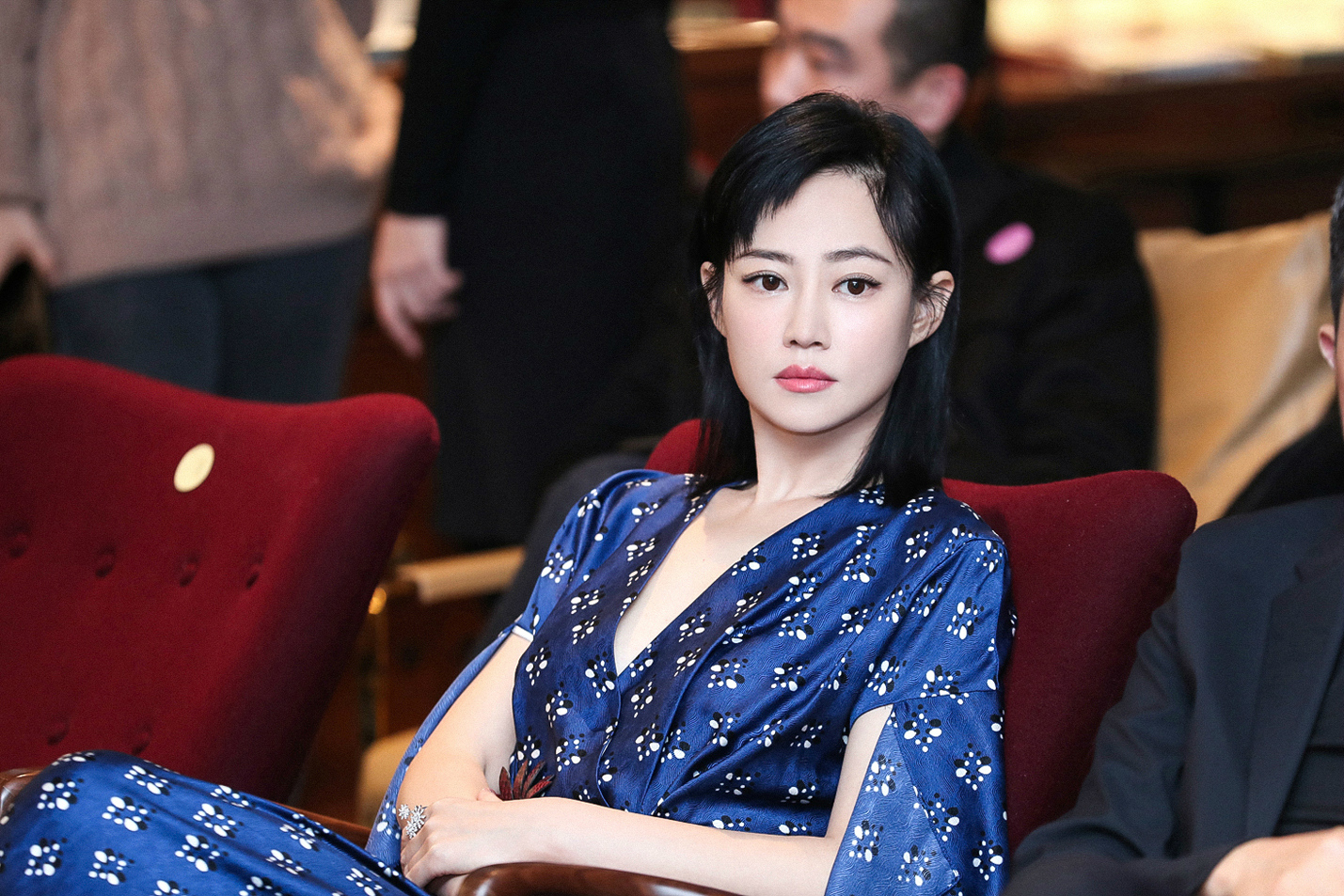 树先生》以及话剧《如梦之梦》为大家熟知的谭卓,生活中也是十足的
