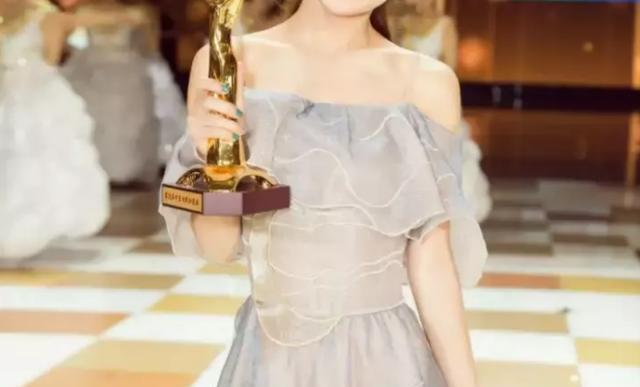 男星H生活中迷糊唱歌有实力?女星Z捧男星J?男