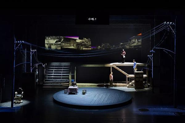 舞台话剧《繁花》:飘雪的上海冬夜,带走了很多