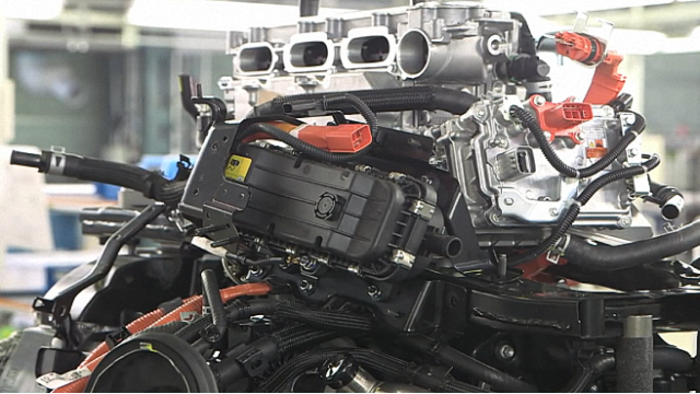 丰田电动汽车的底盘和燃料电池系统组件全过程，全部人工操作