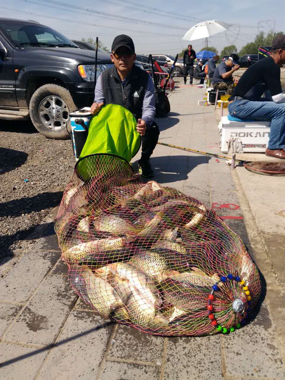 秋季钓鲫鱼鲤鱼绝招!高手分享1招钓鱼饵料配方