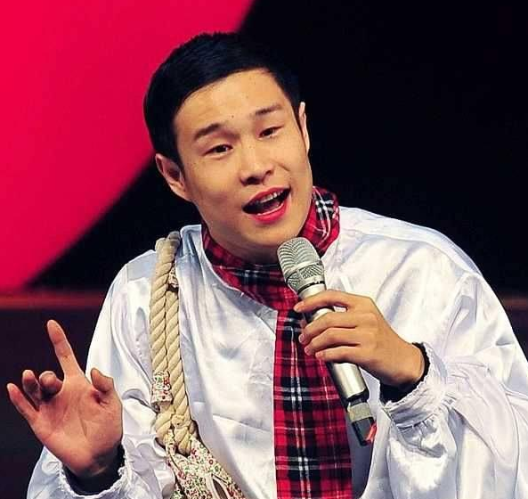 《不差钱》中,当时因为这个小品不仅让小沈阳的名声大振,而且还带动了