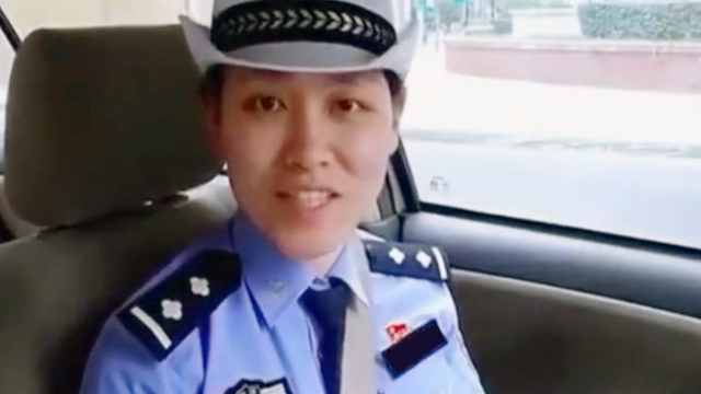 考官亲自示范自动挡汽车的正确驾驶方法，3分钟学会开车上路