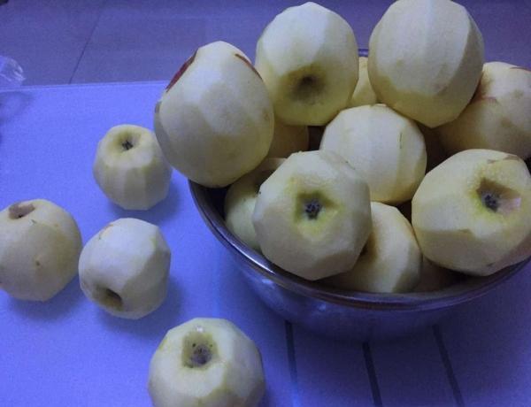 这种苹果的吃法,非常受小朋友的欢迎,酸酸甜甜