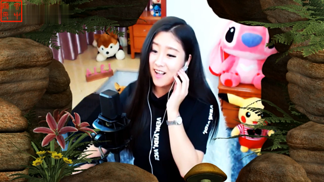 美女菲儿直播《大悲咒》抑扬顿挫,有板有眼,真