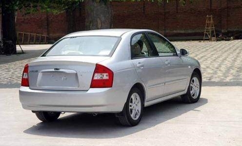 2万块钱买二手车,这4款省油还结实,家用代步两