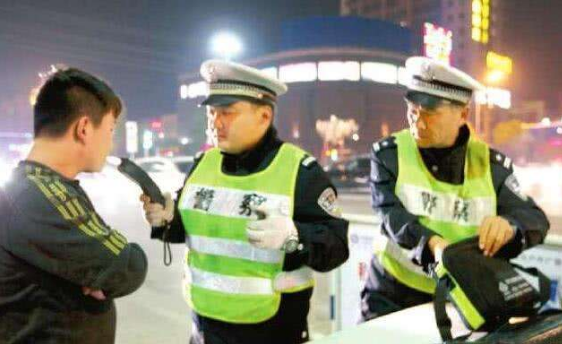 2018酒驾新规出台: 喝酒没开车也算酒驾, 同样