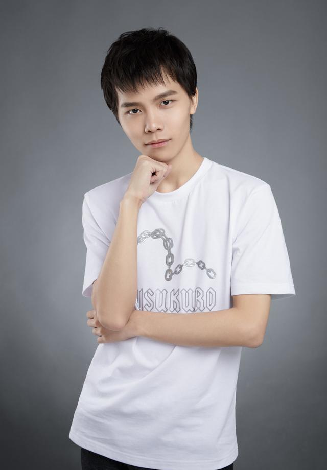 曾是厂长的嫡传弟子,LPL选手编号0009,现在他