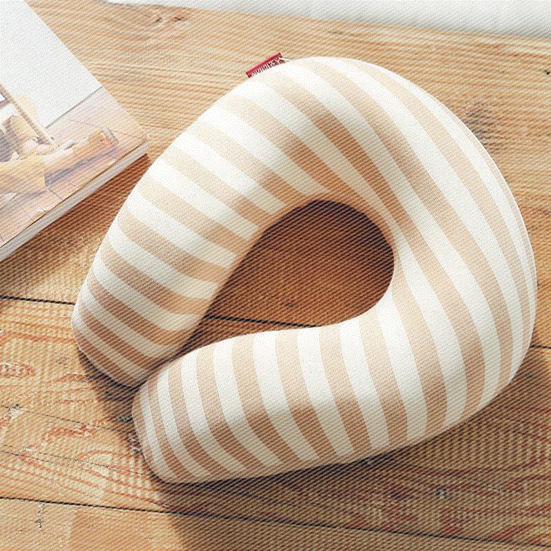 女票低头玩手机老是颈椎痛,送她一个U型枕,让