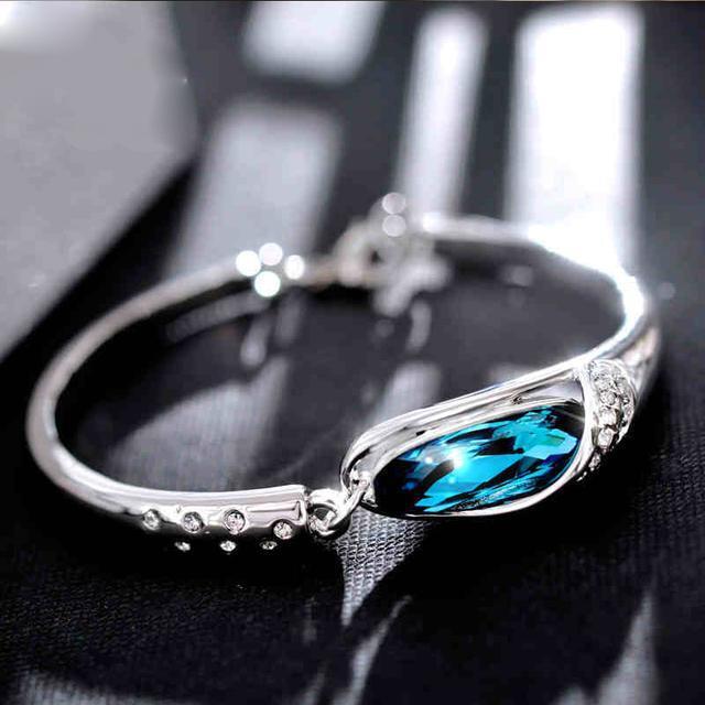 斯华洛斯奇元素水晶手链,以此慰藉烦闷的夏天