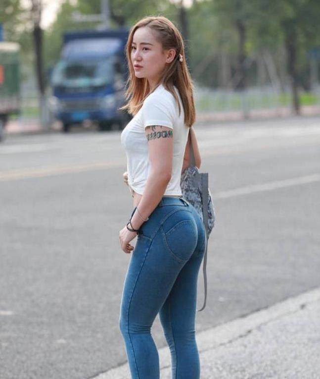 成都街拍:如果我是公司老板,我要让图3做我的私人秘书