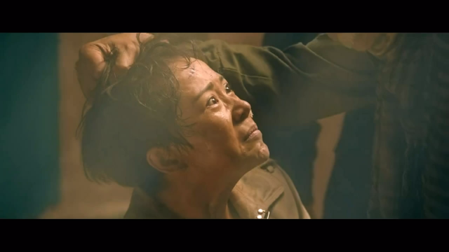 狠毒的恐怖分子竟然直播美女记者斩首!蛟龙突