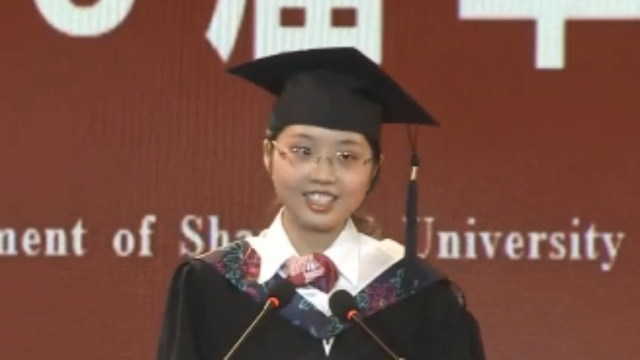 女生放弃保送复旦学中医，自嘲：发际线越来越高了